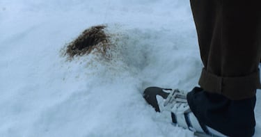 La explicación médica a la orina oscura que se ve en ‘La Sociedad de la Nieve’