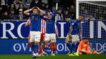 Santiago Colombatto, Thiago Fernández reaccionan tras fallar una ocasión de gol.