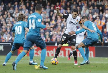 Parejo ante Varane. 