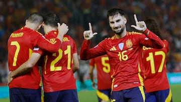 Álex Baena con la selección española durante la fase de grupos de la Nations League.