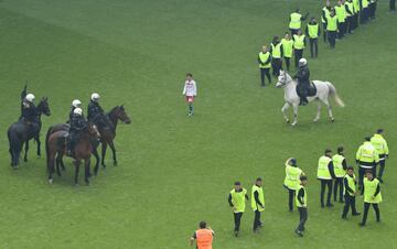 Así fueron los disturbios por el descenso del Hamburgo