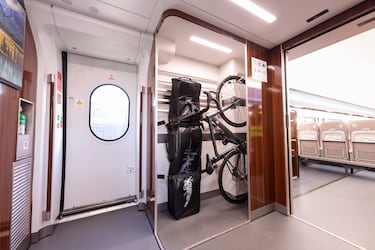 The train is expected to cover routes like Beijing–Shanghai (about 1,300 km / 808 miles) in roughly 2.5 hours, directly competing with the total travel time of flying.