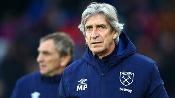 LONDON, ENGLAND - DECEMBER 26: Manuel Pellegrini, Manager of West Ham United looks on prior to the Premier League match between Crystal Palace and West Ham United at Selhurst Park on December 26, 2019 in London, United Kingdom. (Photo by Jordan Mansfield/Getty Images)