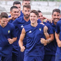 Alvarito, arropado por el equipo en una nube de incertidumbre