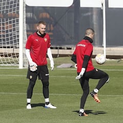 El PSV piensa en Cillessen