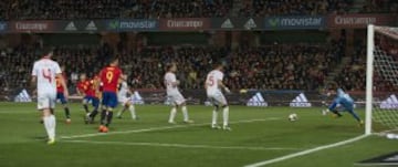 El 3-0 lo anotó Monreal.