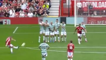 El golazo de Wayne Rooney con las leyendas de Manchester United