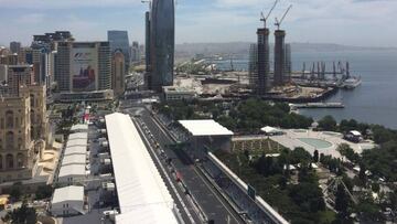 Vista de Bakú desde el hotel Hilton.