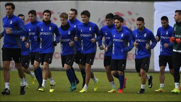 El Oviedo durante un entrenamiento.