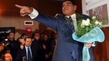 Maradona: "Messi es el mejor, Cristiano no se va de cinco"