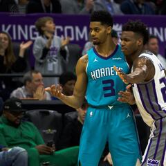 What NBA team currently has the longest streak of not making the playoffs?