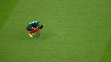 . LUSAIL (CATAR), 30/11/2022.- Jesus Gallardo de México reacciona al quedar eliminado su equipo hoy, al final de un partido de la fase de grupos del Mundial de Fútbol Qatar 2022 entre Arabia Saudita y México en el estadio Lusail (Catar). EFE/Esteban Biba
