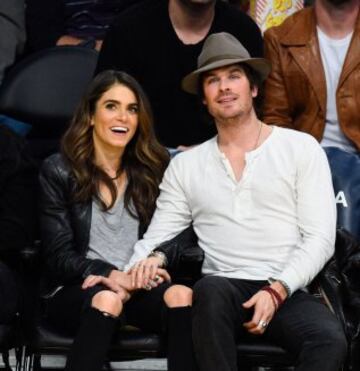 Ian Somerhalder (Lost y The Vampire Diaries) y Nikki Reed (Rosalie Hale en la saga Crepúsculo) en el Staples Center.