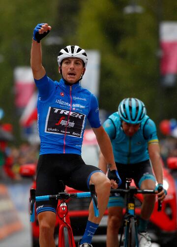 Giulio Ciccone del Trek-Segafredo fue el ganador de la etapa entre Lovere y Ponte di Legno. Richard Carapaz se mantiene como líder de la general.