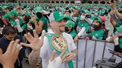 Andy Ruiz en clase masiva de boxeo en la Ciudad de México