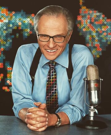 El 2021 comenzó con la despedida de una de las grandes leyendas de la radio internacional. Larry King consiguió ser uno de los locutores más exitosos gracias a su peculiar estilo y forma de entrevistar. Falleció en enero a los 87 años debido a una insuficiencia renal.