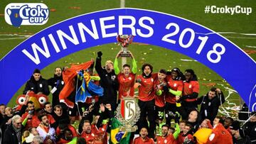 Guillermo Ochoa levanta el título de campeón de Copa en Bélgica 2018.