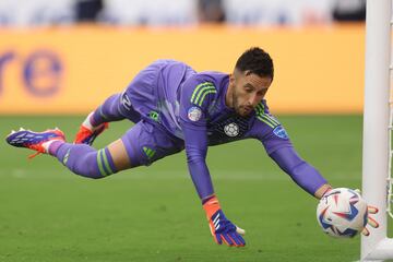 El portero ha disputado 1.647 minutos en 18 partidos con la Selección Colombia bajo el mando de Néstor Lorenzo y es el futbolista que más minutos ha sumado con el entrenador argentino.