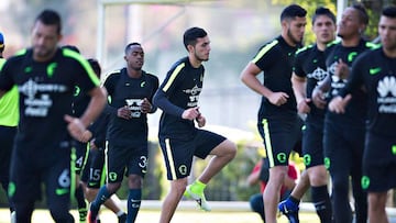 Cristhian Paredes entrenando con las &Aacute;guilas del Am&eacute;rica. (Foto tomada del Twitter @CristhianP_25).