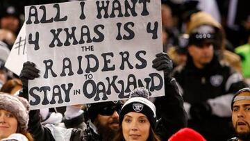 Un fan de los Radiers pidiendo que se queden en Oakland.