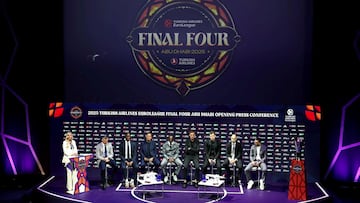 La presentaci¨®n de la Final Four en Abu Dabi: Jasikevicius, Hayes-Davis, Ataman, Nunn, Bartzokas, Vezenkov, Spanoulis y Mike James.
