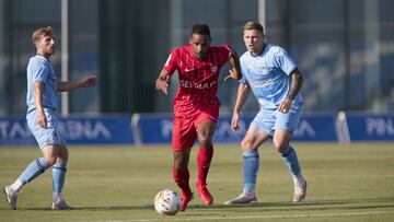 Fernando, ante el Coventry.