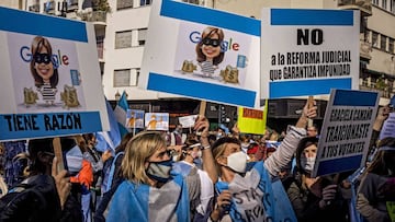 27 August 2020, Argentina, Buenos Aires: People take part in a protest against the government's proposed judicial reform in front of the Senate of Argentina. Photo: Roberto Almeida Aveledo/Zuma Press/dpa
27/08/2020 ONLY FOR USE IN SPAIN