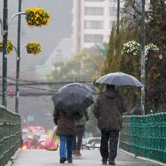 Lluvia y riesgo de inundaciones en Santiago: meteorólogo advierte que “ya estamos en el rango peligroso”