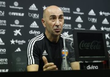 The Mestalla bench has seen the hottest seat in the Spanish top flight football this season with three coaches passing through the club (Nuno, Neville and Pako). Valencia have been a major disappointment and word from our local sources points to Julen Lop