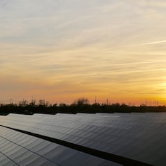 La ciudad donde la gente vive en la oscuridad pese a estar al lado de una de las plantas de energía solar más grandes