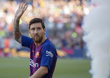 Lionel Messi en la presentación de la plantilla ante la afición previa al partido.