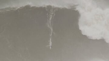 Caio Vaz en Nazaré, ola nominada a Ride of the year en los WSL Big Wave Awards 2020.