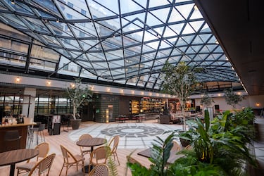 Así es ‘El callejón de NUGA’, el nuevo espacio gastro de Madrid: sushi, clásicos italianos y tradición castiza