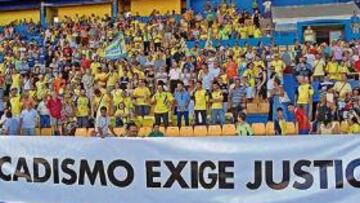 <b>NO PARARÁN. </b>Después de la exhibición de ayer, la hinchada amarilla ya prepara nuevas movilizaciones para la semana que viene.