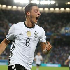 Özil y Longoria anuncian subasta de 1% de acciones del Necaxa