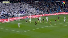 Courtois evitó el desastre con esta doble atajada en el 91'