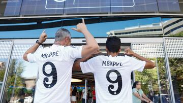 Venta de la camiseta de MBappé con el Real Madrid.