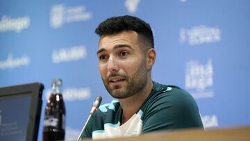 Álex Pastor en sala de prensa.