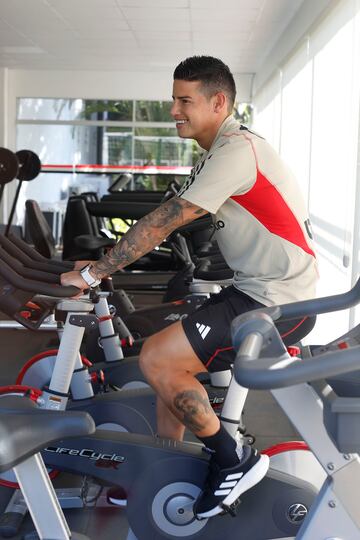 James Rodríguez, volante colombiano, en su primer entrenamiento con Sao Paulo.