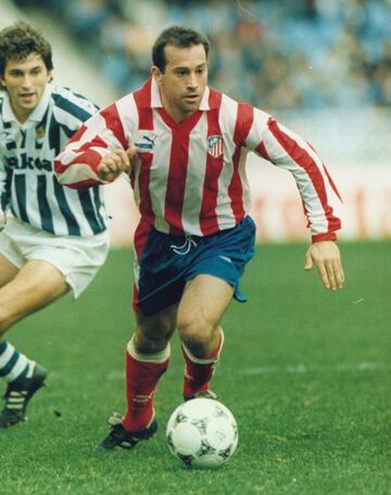 Milit¨® en el Osasuna dos temporadas desde 1987 hasta 1989. Jug¨® tres temporadas en el Atleti desde 1989 hasta 1991 y la temporada 1993-94.