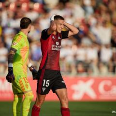 El Mirandés somete, pero el Zaragoza resiste en Anduva