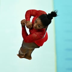 When does Simone Biles compete in the women’s floor exercise final? Date and times