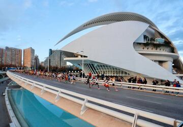 Imagen de la salida del Maraton Valencia Trinidad Alfonso EDP y 10K.