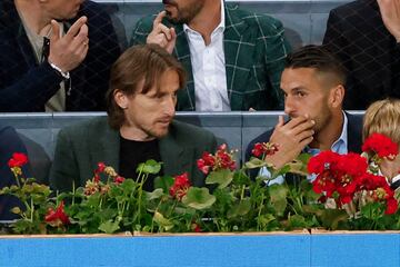 Luka Modric y Koke Resurrección asisten al partido entre Andréi Rublevv  y Carlos Alcaraz.