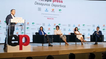 19/07/2022
JOSE MANUEL FRANCO , AMANDA GUTIERREZ , MARISOL CASADO Y ASUNCION LORIENTE
DESAYUNOS DE EUROPA PRESS “ MUJERES LIDERES EN GESTION DEPORTIVA “
MAS DEPORTE 22/23