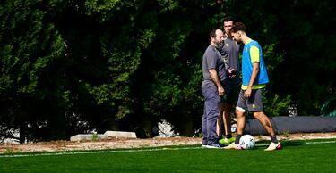 Maguette pide sitio en Córdoba