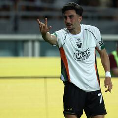 Kike Pérez sale a flote