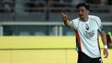 Kike Pérez celebra un gol.