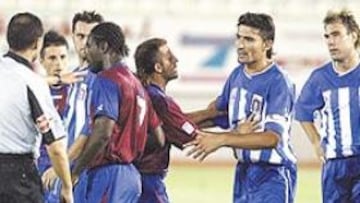 <b>DURÍSIMO Y POLÉMICO. </b>El Levante ganó en Lorca en un choque en el que el árbitro mostró diez cartulinas amarillas.