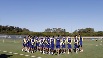 Miguel Russo tiene a disposición a todos sus jugadores para el partido contra Barcelona. ¿Cómo forma el equipo?